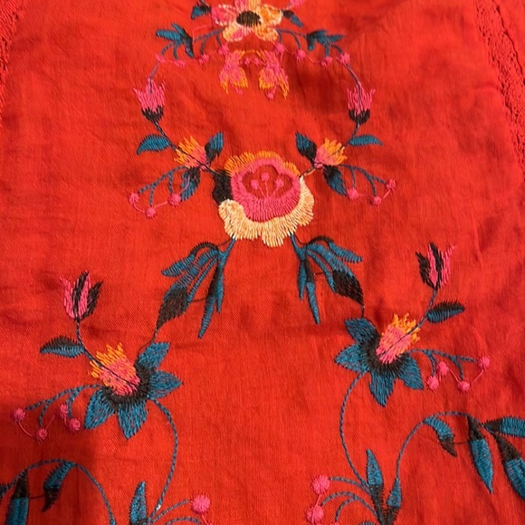 Red Fiesta - Picture 3 of 5